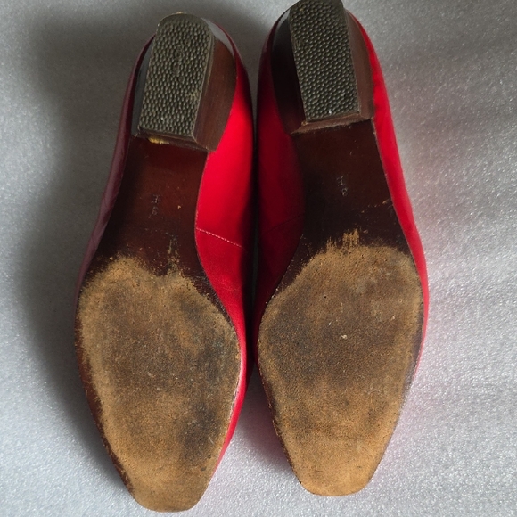 Bally Red and Cream Leather Scalloped Toe Ballet Flats - Picture 7 of 14